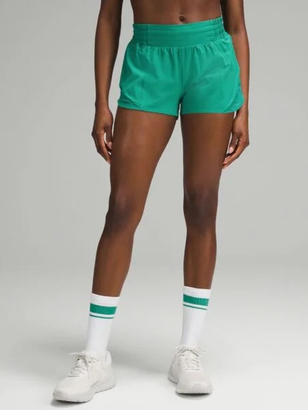 Lululemon Hotty Hot High-Rise Lined Short 2.5" In CASCADIA GREEN Size 4